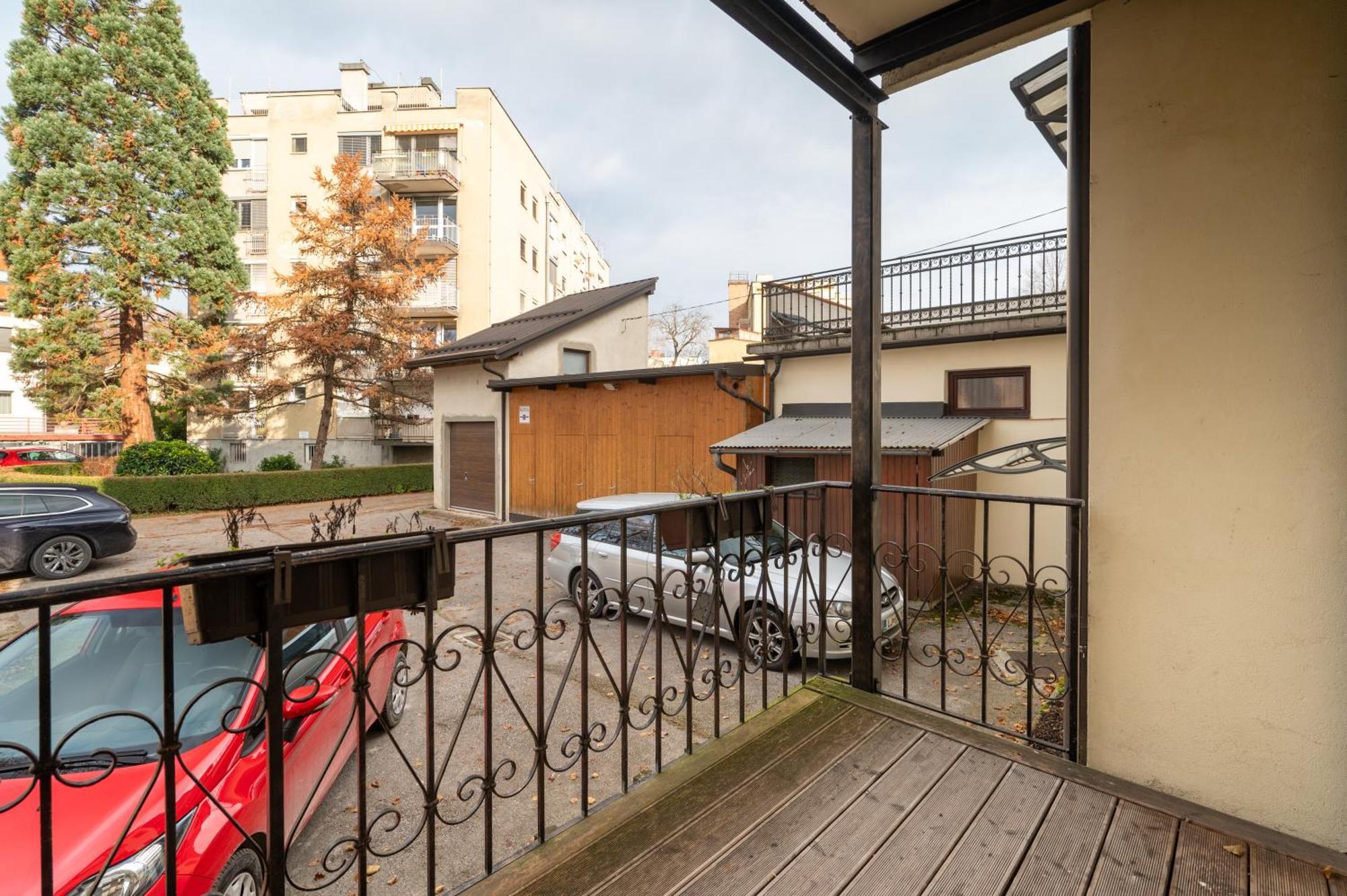 Urban View Apartment With Free Parking Ljubljana Eksteriør bilde